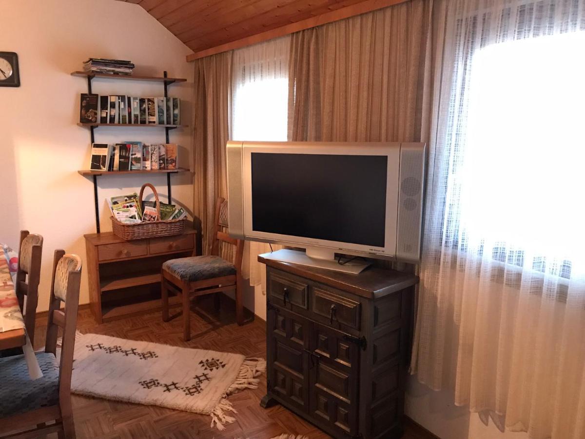 Retro Ferienwohnung Mit Schlossblick Im Nordschwarzwald Альтенштайг Екстер'єр фото